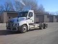 2010 Freightliner Cascadia Day Cab Semi Truck