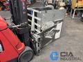 2,500 LB. CASCADE MODEL 25D-CCB-160 HYDRAULIC CARTON CLAMP ATTACHMENT