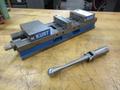 Kurt DL430 4&quot; Double Lock Machine Vise with Handle- Auction Item