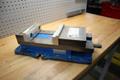 Kurt D-675 6&quot; Machine Vise w Handle and Aluminum Jaws- Auction Item