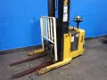 YALE 2800 LBS ELECTRIC STRADDLE LIFT  -  MRW030LEN24TE078