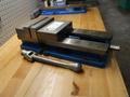 Kurt DX6 6&quot; Machine Vise, Steel Jaws, Handle- Auction Item