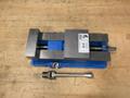 Kurt D688 6" AngLock CNC Milling Vise – w/ Handle- Auction Item