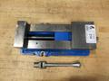 Kurt D688 6" AngLock CNC Milling Vise – w/ Handle- Auction Item