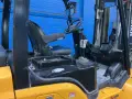 HYUNDAI 9020 LBS DIESEL FORKLIFT  -  45D-9