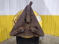 1,250 LB STINGER MODEL #P-1250 PIPE WELDING POSITIONER WITH 30" GRIPPER CHUCK : YOBRO #25215