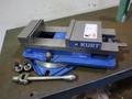 Kurt D688 6" Machine Vise, Swivel Base, Steel Jaws, Handle- Auction Item