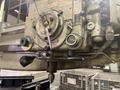 8&#039; ARM x 19&quot; GIDDINGS &amp; LEWIS MODEL #956-CHIPMASTER RADIAL ARM DRILL ON 360° T-SLOTTED BASE: STOCK #23544