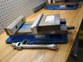 Kurt D-675 6&quot; Machine Vise with Handle, Aluminum Jaws- Auction Item