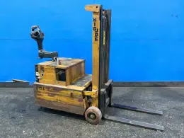 BIG JOE 2000 LBS ELECTRIC WALK BEHIND FORKLIFT  -  PDCM 20-106