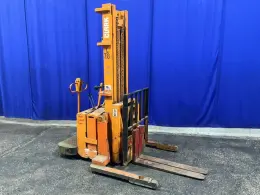 Clark 2800 Lbs Electric Straddle Lift - Sp 30