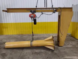 1 TON X 12' X 7' GORBEL FREE STANDING JIB CRANE W/ 1 TON CM LODESTAR ELECTRIC CHAIN HOIST: STOCK #23675