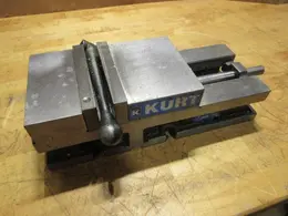 Kurt 3600V 6" Machine Vise w/ Handle &amp; Steel Jaws- Auction Item