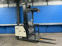 Crown 3000 Lbs Electric Order Picker - Sp3520-30