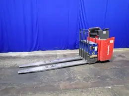 RAYMOND 6000 LBS ELECTRIC RIDER PALLET JACK  -  8900