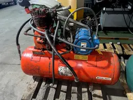 10 HP DEVILBISS AIR COMPRESSOR STOCK# 3632