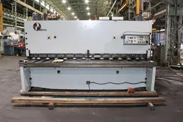 1/2" x 10 ft. Amada Hydraulic Power Squaring Shear Model H-3013