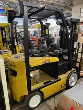 Yale  ERC050VG,Price:  $26,290,Type:  Class 1 - Electric CB Rider,Year: 2013