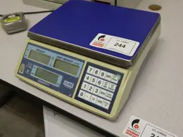 ULine H-1114 Electronic Digital Scale, 6LB Capacity, Single Phase- Auction Item