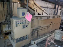STEELMAN TUBE TYPE VIBRATORY FINISHER MACHINE WITH COLLECTION CONVEYOR: YOBRO #25321