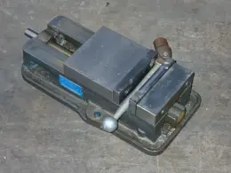 KURT 6" VISE