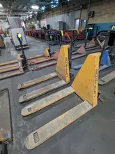 3000 LB CAPACITY LIFT RITE ELECTRIC PALLET JACK. STOCK # 0640423.