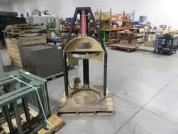 Pig Waste Compactor Model DRM654, Air Over Hydraulic Operation, 12,000 lb Crush Force- Auction Item