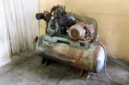 15 HP SPEEDAIRE AIR COMPRESSOR: STOCK # 68435