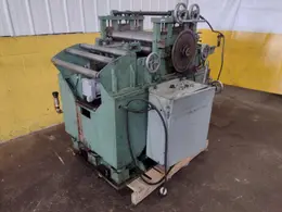 24" TRIAD DESIGN FEEDER: STOCK #17015