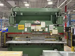 135 Ton x 10′ Cincinnati 135 CBX8 CNC Hydraulic Press Brake, 1990 – Tooling Included