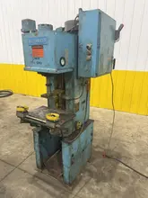 4 TON MULTIPRESS MODEL #WR37TM C-404FS1 C FRAME HYDRAULIC PRESS: YOBRO #24729