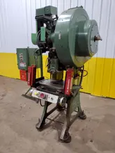 32 TON FEDERAL OBI STAMPING PUNCH PRESS, 2.5" STROKE: STOCK #18264