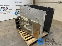 2,500 LB. CASCADE MODEL 25D-CCS-35Q HYDRAULIC CARTON CLAMP ATTACHMENT