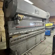 90 TON X 10' CHICAGO MODEL 410-P SP MECHANICAL PRESS BRAKE. STOCK # 0446825.