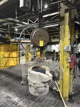 Modern 1500# pouring device with 18" geared lip pour ladle