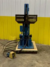 2 HP RICHARDS VERTICAL / HORIZONTAL RAM-TYPE HYDRAULIC BENDER: STOCK #16193
