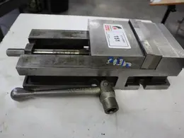 Kurt 3600V 6" Flat or Side Mount Machine Vise with Steel Hard Jaws and Handle- Auction Item