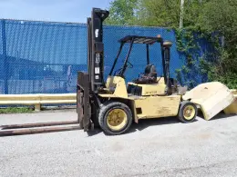 HYSTER 12000 LBS DIESEL FORKLIFT  -  H110XL