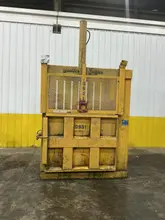 60" X 30" SP INDUSTRIES MODEL VB60 BUNDLE BEE VERTICAL CARDBOARD BALER: YOBRO #24582