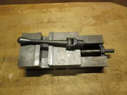 Kurt 3600V 6" Machine Vise w/ Handle &amp; Steel Jaws- Auction Item