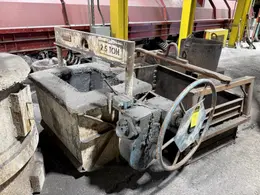 Modern 2.5 ton geared cylindrical ladle