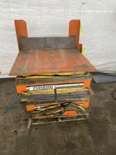 36" X 40" KNIGHT ALT-3640 AIR PNEUMATIC LIFT/TILT TABLE. STOCK # 0527022