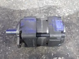 Bucher Hydraulics 320 Bar Internal Gear Pump - Qx43-032r367