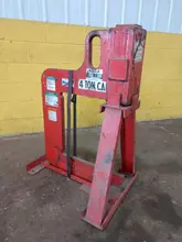 8,000 LBS 4 TON BUSHMAN MODEL #610 LIFTING C-HOOK: STOCK #14882