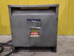 15 KVA SQUARE D 480-240 VOLT ELECTRICAL TRANSFORMER: YOBRO #24043