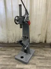 12 TON FAMCO MODEL #5 FLOOR MODEL RATCHET TYPE ARBOR PRESS: STOCK #81246