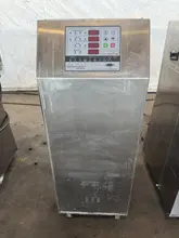 ADVANTAGE ENGINEERING WATER-CIRCULATING TEMPERATURE CONTROL UNIT. STOCK # 1115924