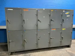 STRONG HOLD 10 DOOR LOCKERS