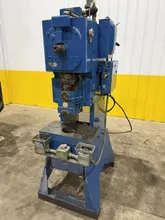 22 TON CLEARING TORQ PAC GAP FRAME MECHANICAL STAMPING PRESS 2" STROKE: YOBRO #24688
