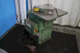 8-7/8" X 8-7/8" X 5/32" BOSCHERT MODEL PN-4 NOTCHER: STOCK #76117